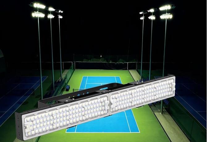 مصباح LED مضاد للوهج 220 فولت لملاعب البادل والبيكلبول، مزود بعدسة P50 وقابل للتعتيم من 0 إلى 10 فولت: الحل الأمثل لإضاءة الملاعب